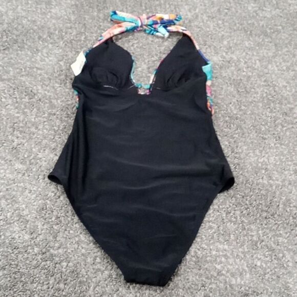 Cupshe high waisted 1 piece halter swimsuit with plunge neckline size small NWT - Picture 2 of 3